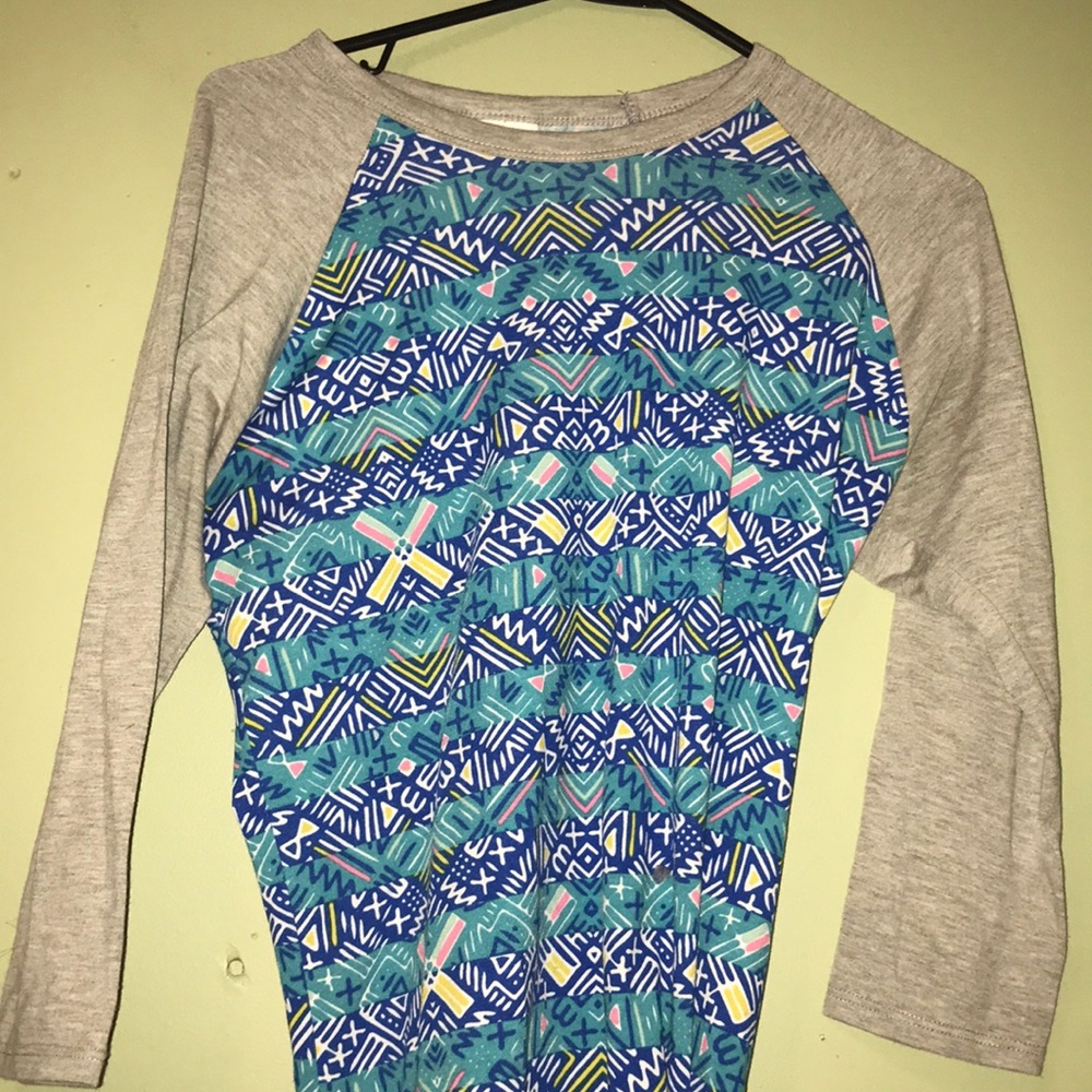 Lularoe Randy’s tee